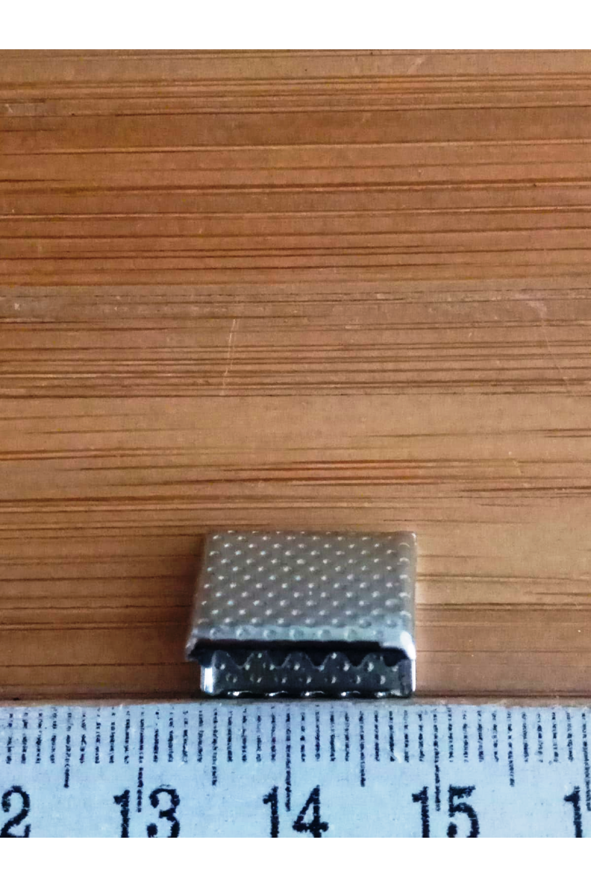 1.5 cm desenli kemer ucu metal renk