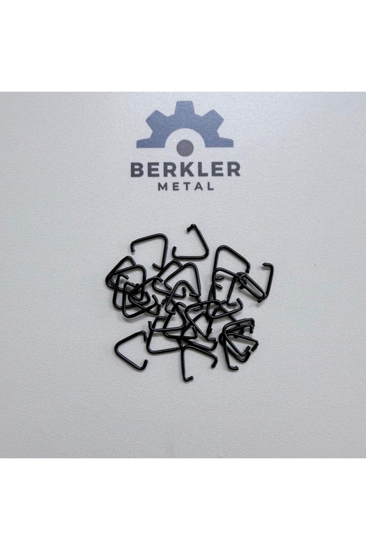 12x11 mm Metal Açık Üçgen 1.2 mm Siyah Boyalı (Minimum Alım: 500 Adet)